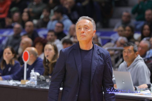 Coach Bucchi: “Remissivi all’inizio, dobbiamo essere pronti sin dalla palla a due”